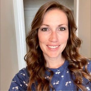 Meet your Posher, Holly mickelsen